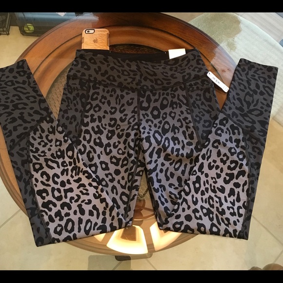 ❤️Victoria Sport Total Knockout Tight ❤️ - Picture 2 of 4